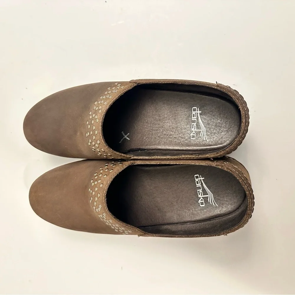 Dansko Women’s Mavis Milled Nubuck Studded Slip On Clog Size EU 37 - US 6.5/7.0 - Picture 9 of 14